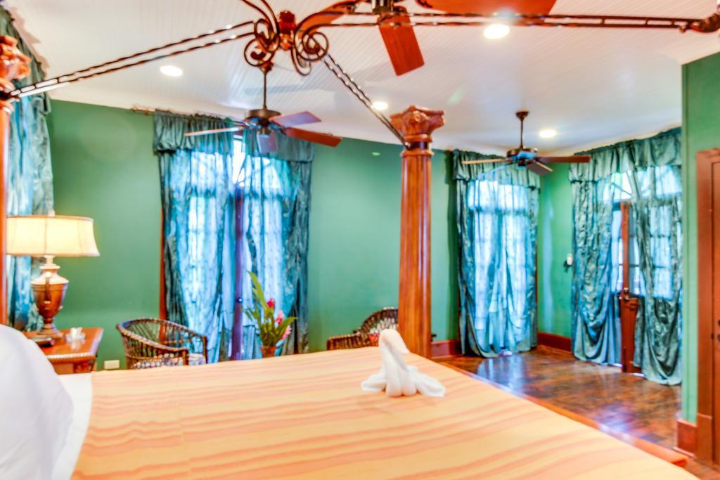 Colonial Suite @ Mahogany Hall Сан-Игнасио Экстерьер фото