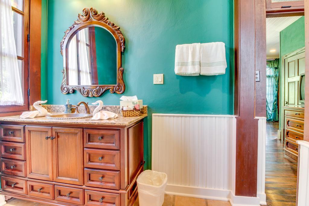 Colonial Suite @ Mahogany Hall Сан-Игнасио Экстерьер фото