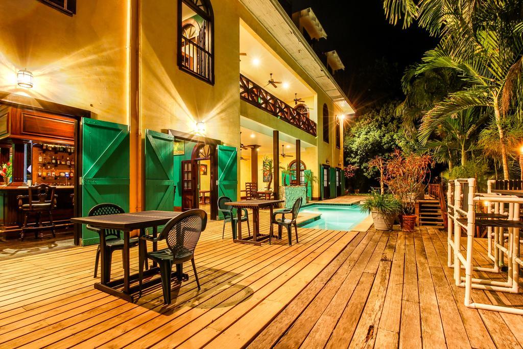 Colonial Suite @ Mahogany Hall Сан-Игнасио Экстерьер фото